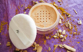 Poudre de teint "nude" aux poudres matifiantes