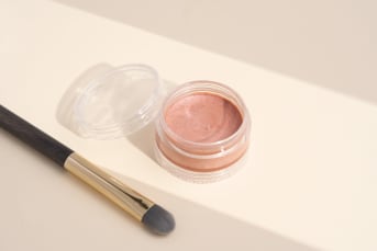 Fixateur d'ombres à paupières satiné