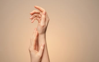 Les vitamines et minéraux essentiels pour des ongles renforcés 