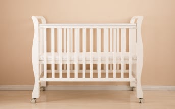 Rituel apaisant bain du soir pour votre bébé en période de forte chaleur