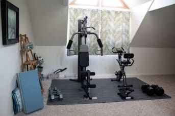 Comment créer un espace de fitness à la maison pour une routine sportive efficace