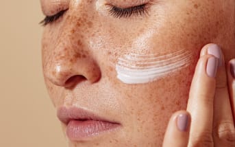 Slow beauty: tutto quello da sapere su bellezza naturale e minimalista