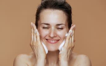 Quale detergente viso utilizzare in caso di acne?
