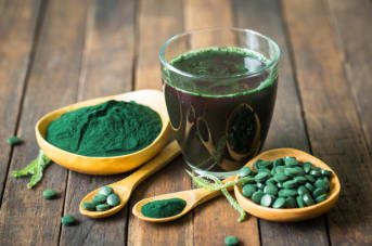 Spiruline : ses bienfaits insoupçonnés pour la santé et la beauté, comment l'utiliser au quotidien ?