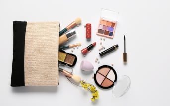 Vacances de printemps : cette trousse beauté minimaliste pour toute la famille