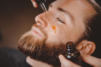 L'Huile de barbe vs le Baume à barbe : différences et critères de choix