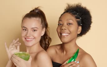 Pourquoi les experts en dermo-nutrition plébiscitent cette plante pour apaiser et régénérer la peau