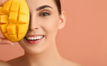 Peau terne, en manque d’éclat : ce fruit tropical pourrait bien faire toute la différence cet hiver