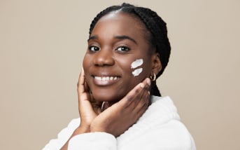 Skin flooding: la nuova tecnica per un’idratazione intensa della pelle