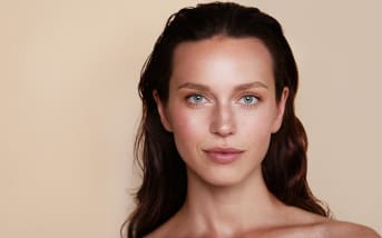 Cet été, rayonnez version Clean Girl avec 3 essentiels naturels
