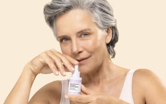"Mes taches ont disparu” : 9 femmes sur 10 confirment l’efficacité de ce sérum naturel anti-taches