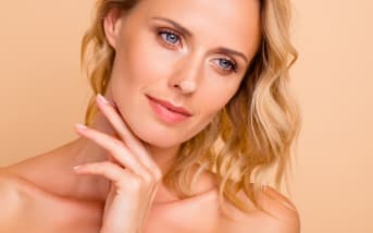 Routine viso effetto no make-up look: bellezza naturale dalla skincare