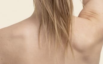 Quelles sont les erreurs à éviter sur des cheveux cassants ?