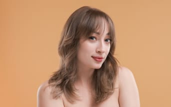 La frange rideau est-elle compatible avec tout type de cheveux ? Nos conseils