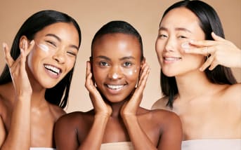 Peau sèche ou peau déshydratée : la confusion qui ruine votre routine