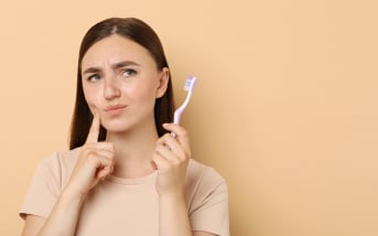 Langue qui pique : que faire ?