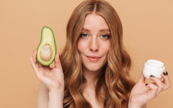 L’avocat, un trésor de nutriments pour la peau, les cheveux et la santé