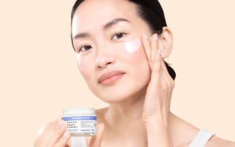 Et si le relâchement cutané commençait bien avant les rides ? La réponse se joue dans la qualité du derme