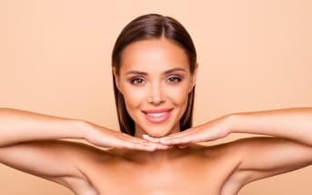 Sunburn contouring : pourquoi cette tendance inquiète les dermatologues