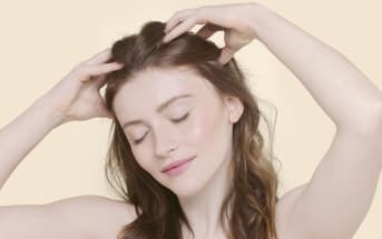 Quels soins pour apaiser les démangeaisons du cuir chevelu ?