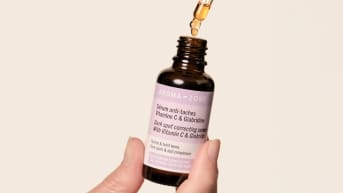 Tutto quello che c'è da sapere sull'Oleosiero anti-macchie Vitamina C & Glabridina