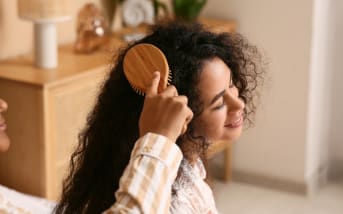 Brosse pour cheveux bouclés : que préconiser ?