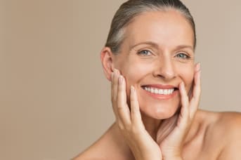 Peau à 40 ans : pourquoi elle peut paraître plus belle qu’à 20 ans