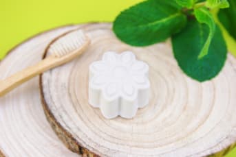 Dentifricio naturale solido "Denti brillanti"