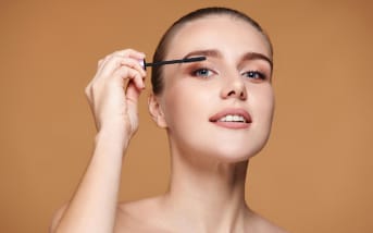 Sourcils fins ? Les secrets d’une repousse naturelle réussie