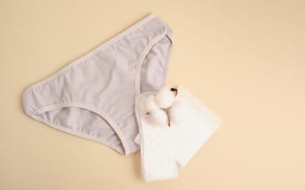 Pertes marron à la place des règles : pourquoi ?