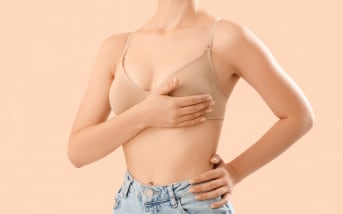 Autopalpation des seins : pourquoi et comment adopter ce geste de prévention naturelle ?
