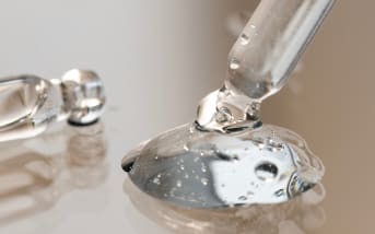 Pourquoi un sérum ne remplace pas un oléosérum (et inversement) ?