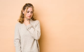 Gorge angine : quels symptômes et comment les soulager ?