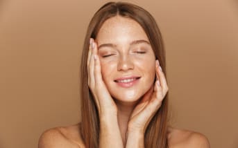 Votre peau est-elle en train de révéler une carence ? Les signes qui doivent vous alerter