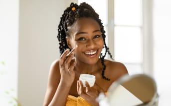 La crème à l'Acide Hyaluronique est-elle aussi efficace qu'un sérum ?