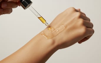 Peptide naturale, un attivo discreto ma potente nei trattamenti anti-età