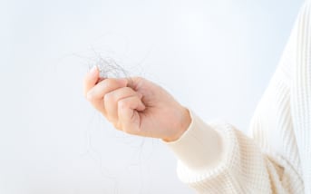 Capelli e post-parto: quali integratori usare?