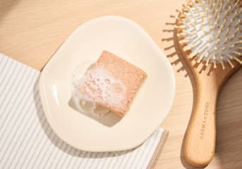 Shampoing solide à la pêche "volume express"
