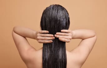 Vinaigre blanc contre les poux : comment l'utiliser ?