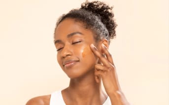 Pourquoi l’Huile Visage Précieuse d’Aroma-Zone mérite si bien son nom