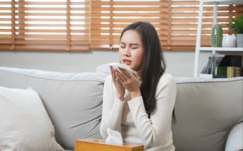 Vous avez pensé au roll-on aromatique pour booster vos défenses immunitaires ? Voici la recette ultra-simple pour être en forme tout l’hiver !