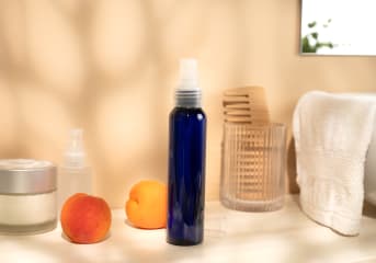 Spray coiffant jolies boucles