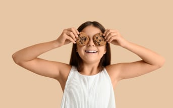 Lâcher-prise en vacances : bien sûr ! Mais l’été ne doit pas rimer avec excès pour vos enfants
