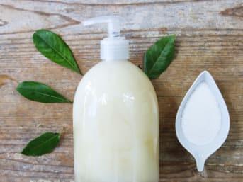 Crema abrasiva per tutte le superfici*.