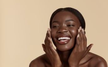 5 soins Aroma-Zone à moins de 10 € pour une peau lumineuse tout l’automne