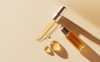 Cet actif encore inconnu en cosmétique est sur le point de faire le buzz (et il révolutionne les soins anti-taches)