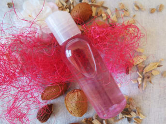Dissolvente delicato per unghie