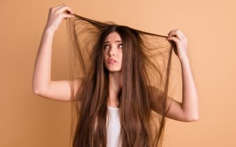 Connaître la porosité de ses cheveux pour choisir le bon soin