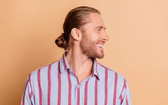 Hommes et cheveux longs : quels soins préconiser ?