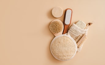 Pinceaux, brosses, éponges… Les grands oubliés de votre routine hygiène beauté